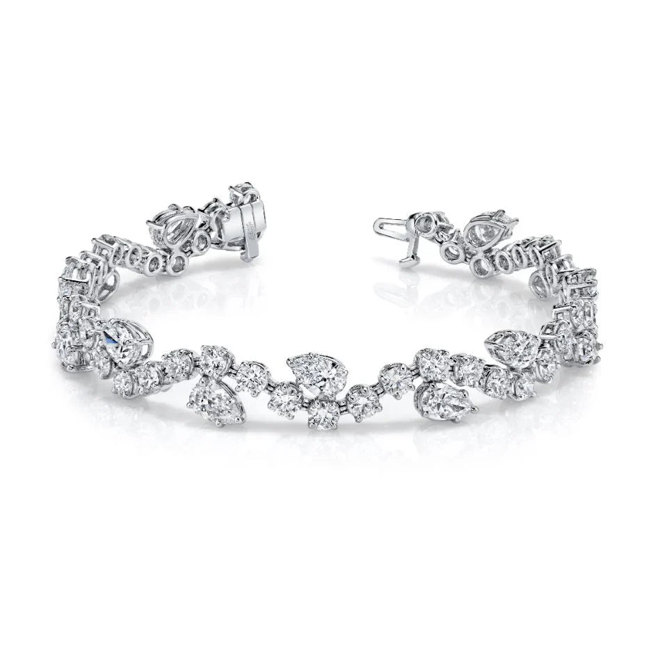 Päärynänmuotoinen ja pyöreä, loistava suoraviivainen rannekoru