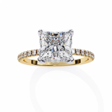 Solitaire-prinsessa sivutimantilla