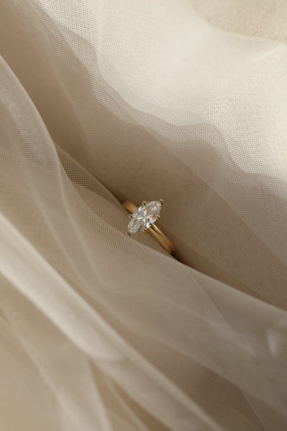 Marquise-six-piikkinen pasianssi