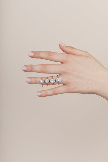 Soikea pasianssi halolla