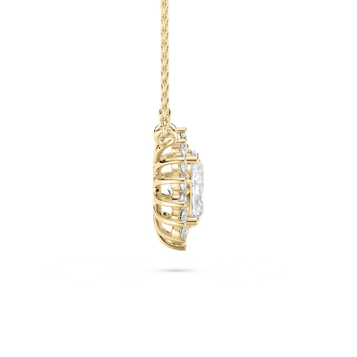 Soikea tähtihaloriipus ketjulla